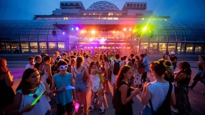 Les Éclatantes : la Cité des sciences et de l’industrie se transforme en house party le temps d’une nuit