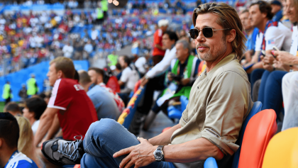 Brad Pitt fait une apparition à la Coupe du monde 2026 avec des sneakers inspirées de l'outdoor