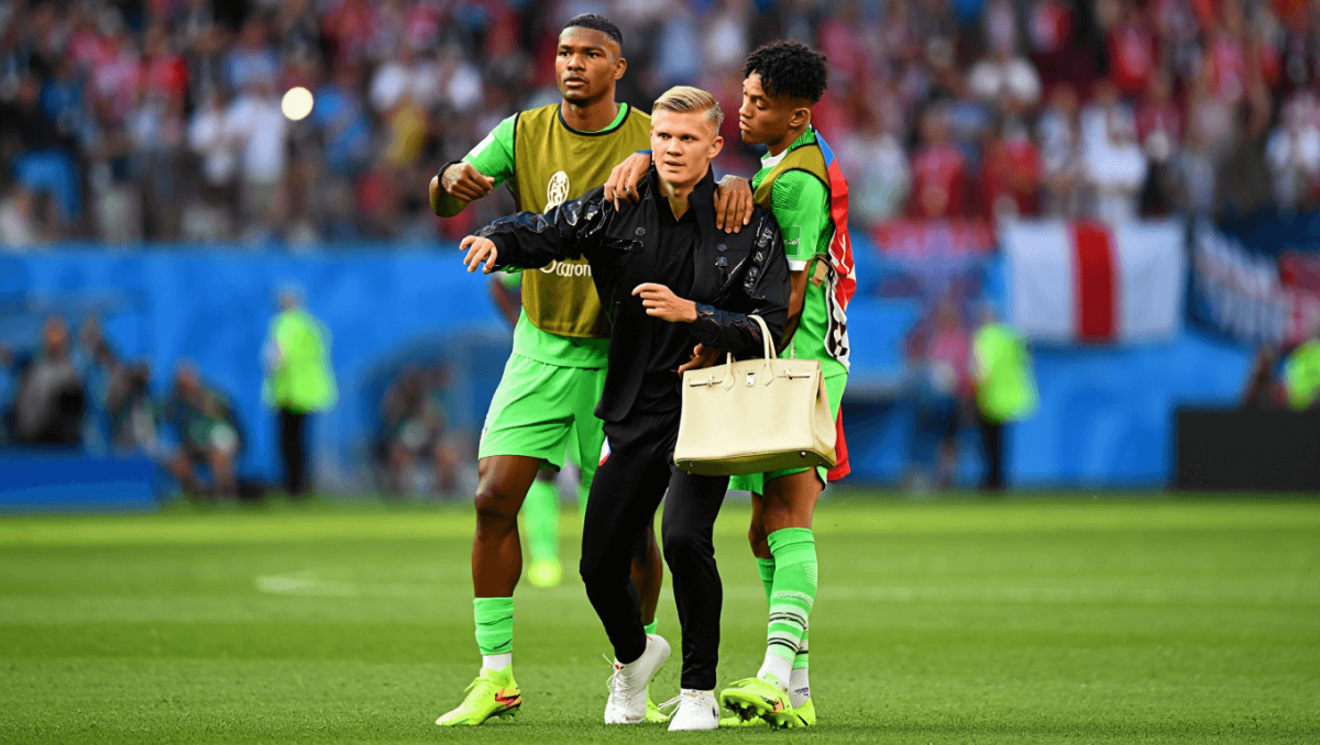 Erling Haaland et son sac Hermès, les crampons de Michael Olise… Les plus grands moments mode de la Coupe du monde 2026