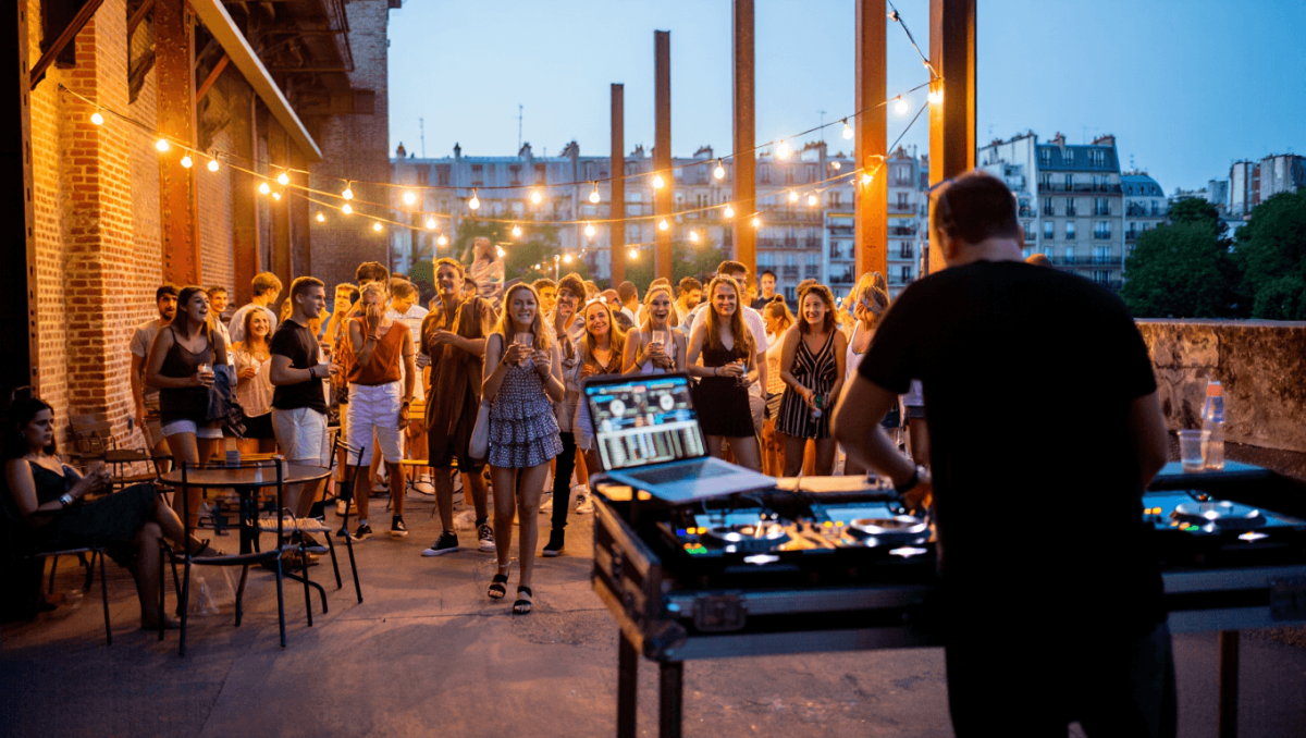 Open airs, concerts, beaux jours… Le Trabendo rouvre sa terrasse !