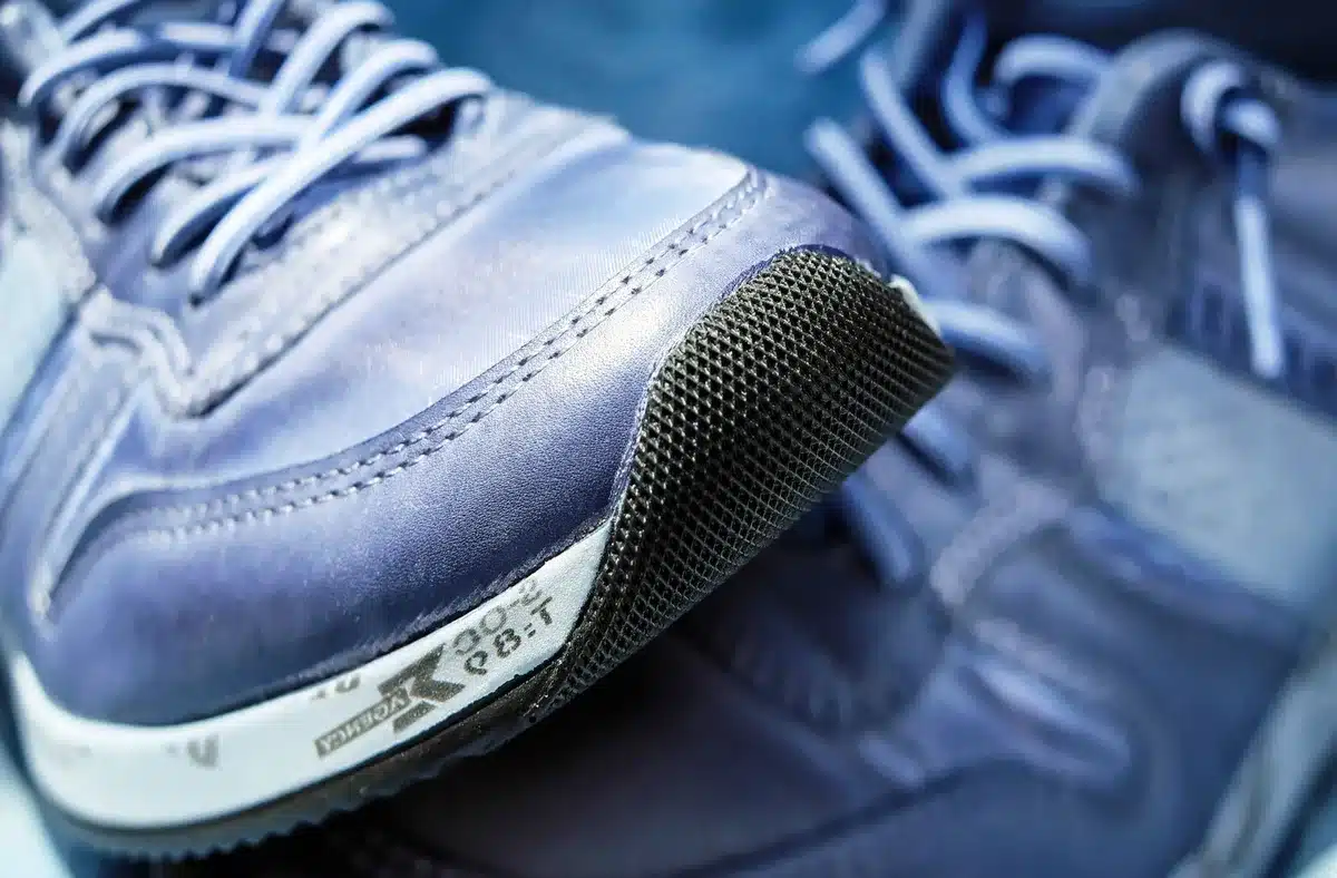 Chaussure de trail technique avec tige mesh et la&ccedil;age Quicklace, silhouette &eacute;pur&eacute;e