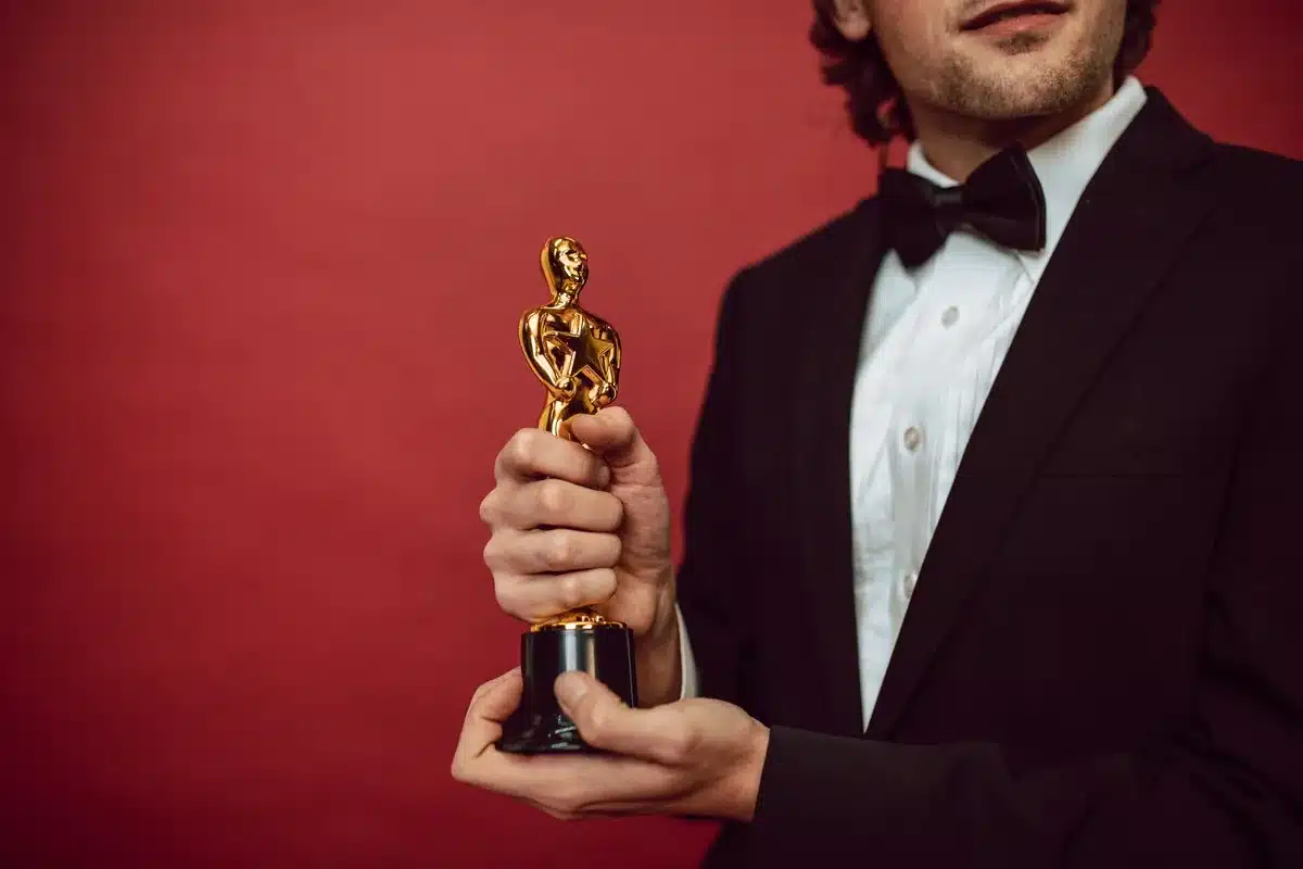 Acteur reconnu pour ses rôles en télévision et au cinéma