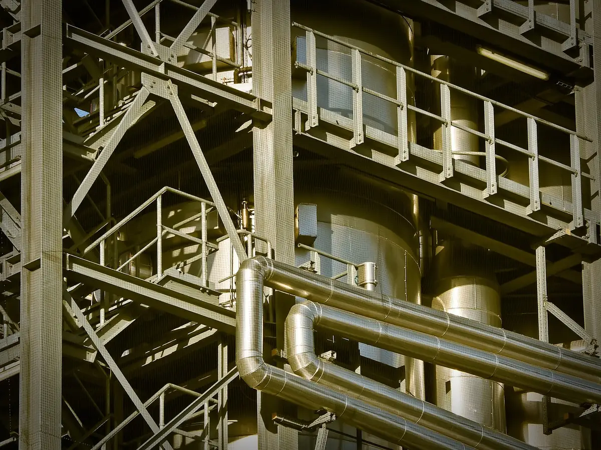 Panneau lumineux 'American Manufacturing' et symboles industriels