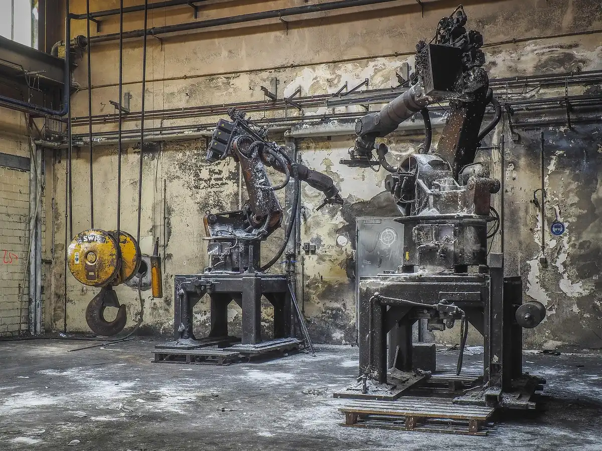 Chaîne de production de robots humanoïdes dans une usine