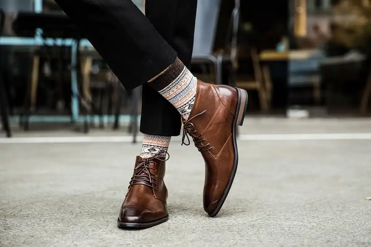 Produits et outils d'entretien pour bottines