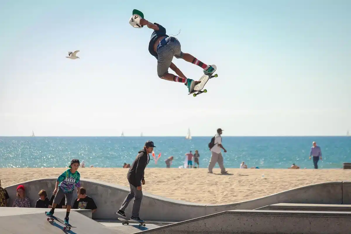 Semelle vulcanisée plate avec motif gaufré pour accroche au skate
