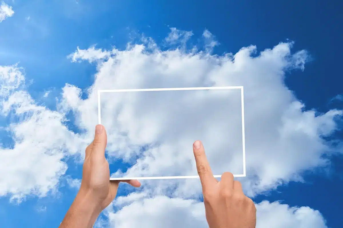 Racks de serveurs et cartes graphiques dans un centre cloud